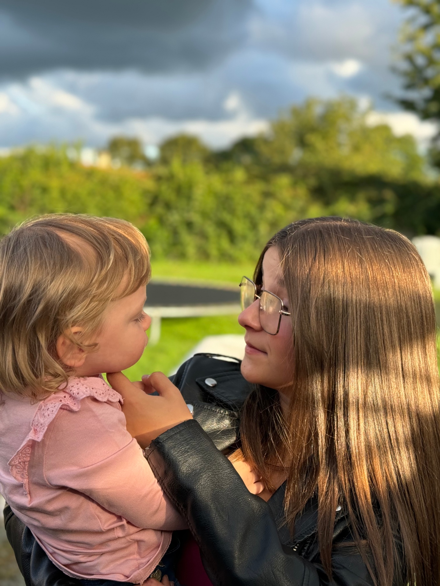 Naëlle et sa sœur, complicité